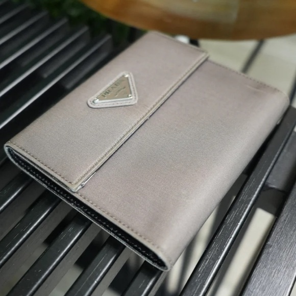 Auth Prada Gray Compact Wallet - Picture 3 of 5